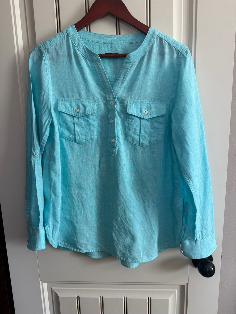 Talbots Light Turquoise Pop-On 100% Linen Blouse Blouse. Great Condition. Nice
